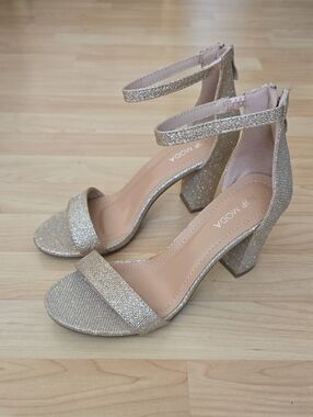 TOP Moda Hannah-1 Gold Glitter Ankle-Strap Block Heel Sandals Size 7.5